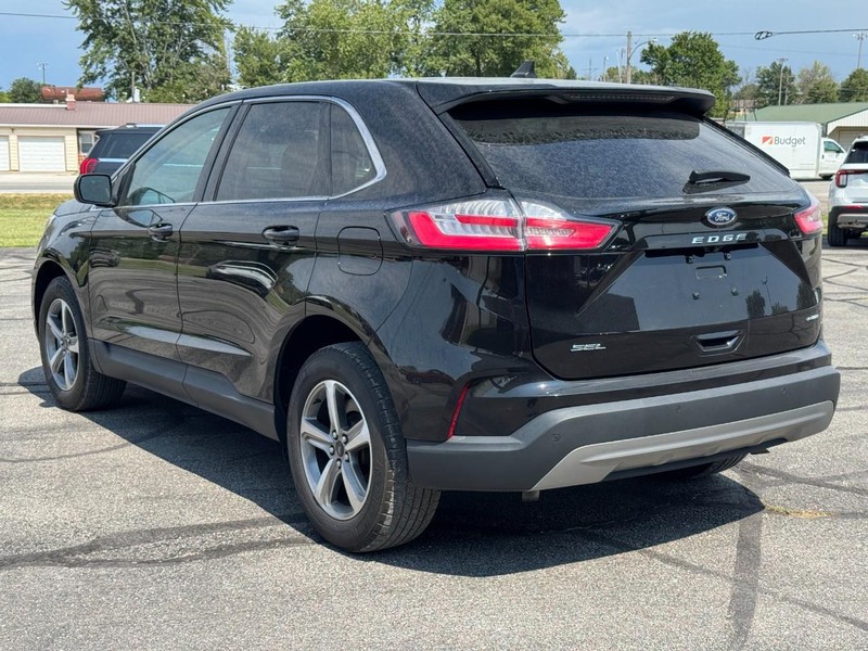 Ford Edge Vehicle Full-screen Gallery Image 06