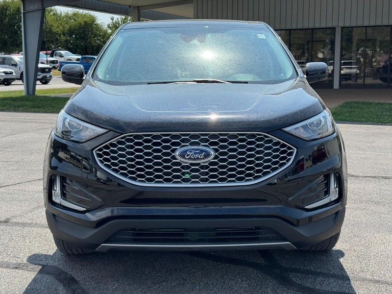 Ford Edge Vehicle Full-screen Gallery Image 09