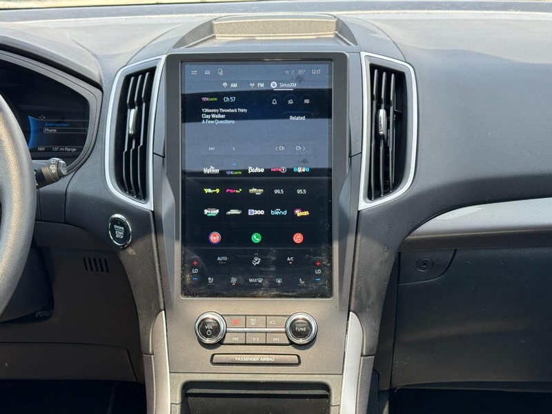 Ford Edge Vehicle Full-screen Gallery Image 13