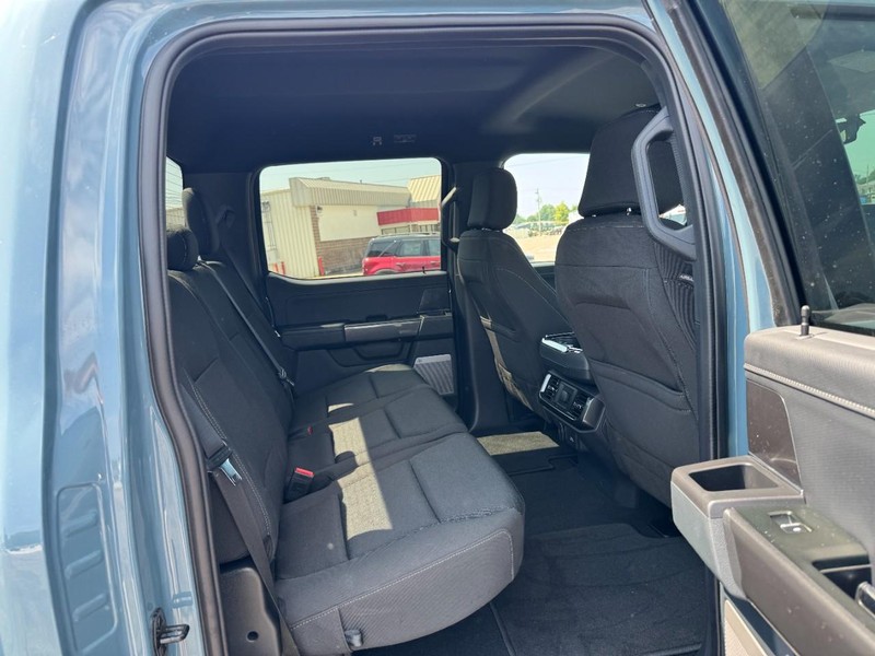 Ford F-150 Vehicle Full-screen Gallery Image 10