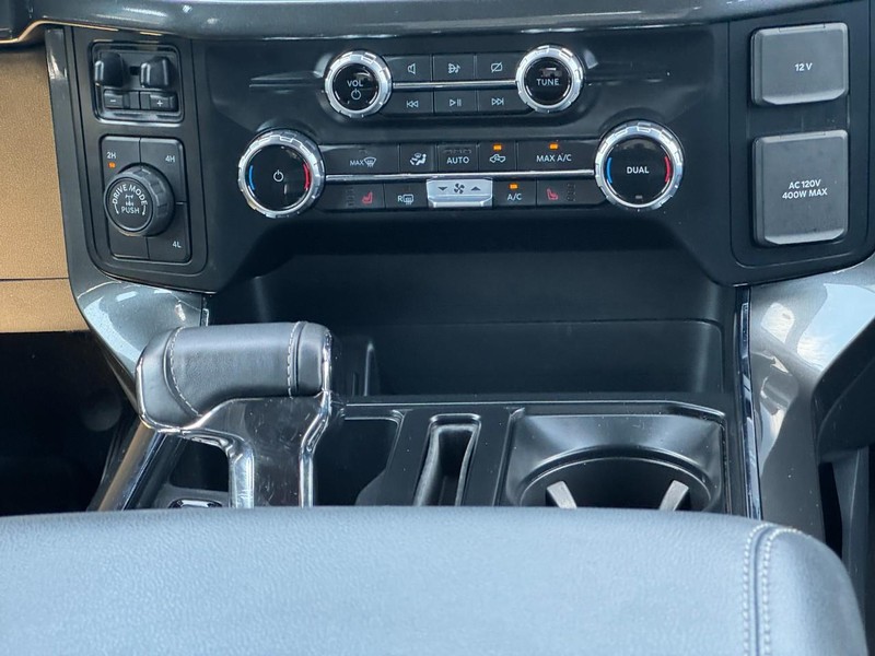 Ford F-150 Vehicle Full-screen Gallery Image 14