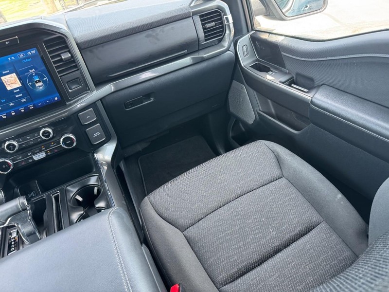 Ford F-150 Vehicle Full-screen Gallery Image 15