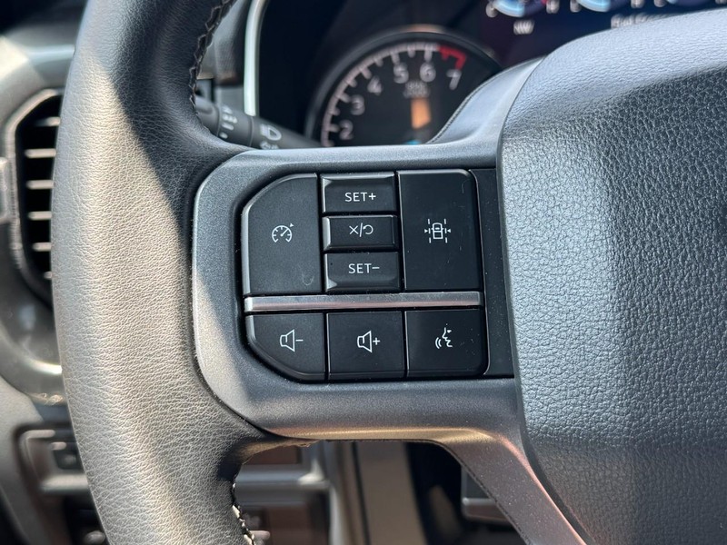 Ford F-150 Vehicle Full-screen Gallery Image 16