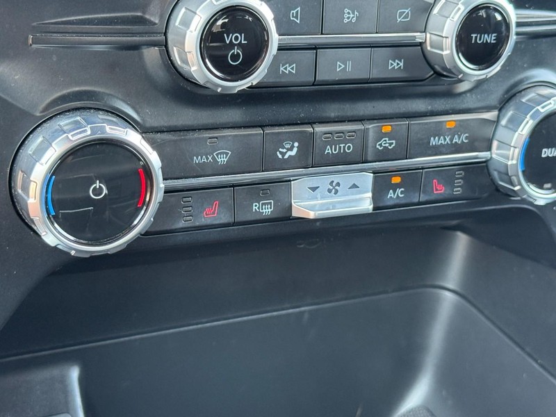 Ford F-150 Vehicle Full-screen Gallery Image 19