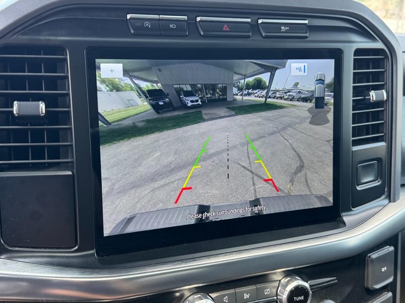 Ford F-150 Vehicle Full-screen Gallery Image 21