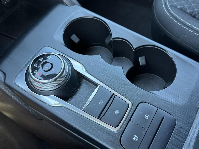 Ford Escape Vehicle Full-screen Gallery Image 19