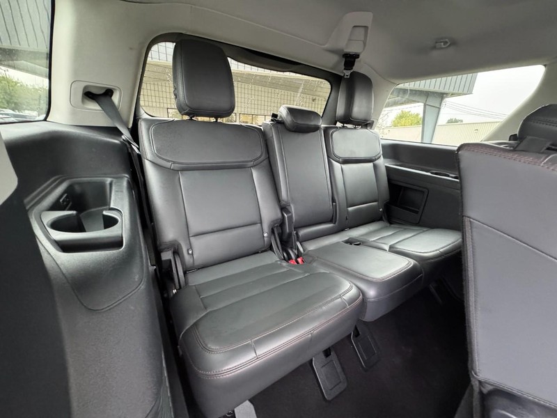 Ford Expedition Vehicle Full-screen Gallery Image 11