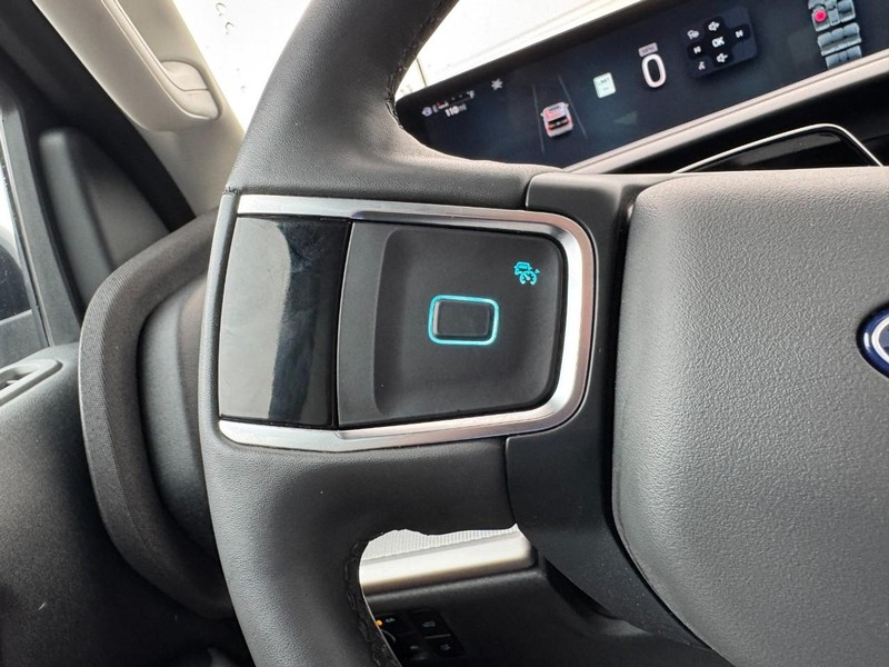 Ford Expedition Vehicle Full-screen Gallery Image 17