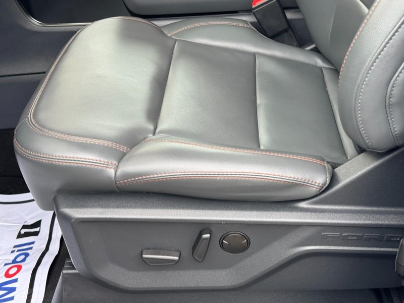 Ford Expedition Vehicle Full-screen Gallery Image 25
