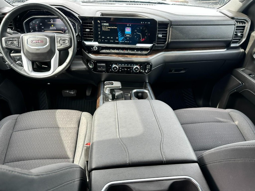 GMC Sierra 1500 Vehicle Full-screen Gallery Image 11