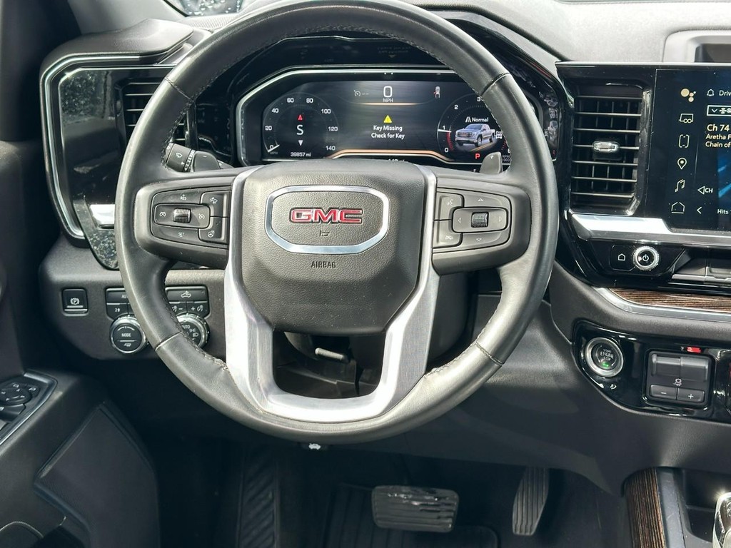 GMC Sierra 1500 Vehicle Full-screen Gallery Image 12