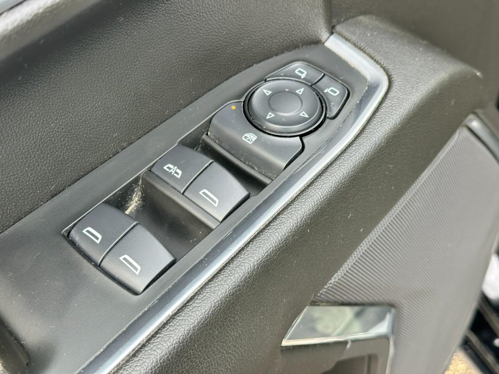 GMC Sierra 1500 Vehicle Full-screen Gallery Image 16