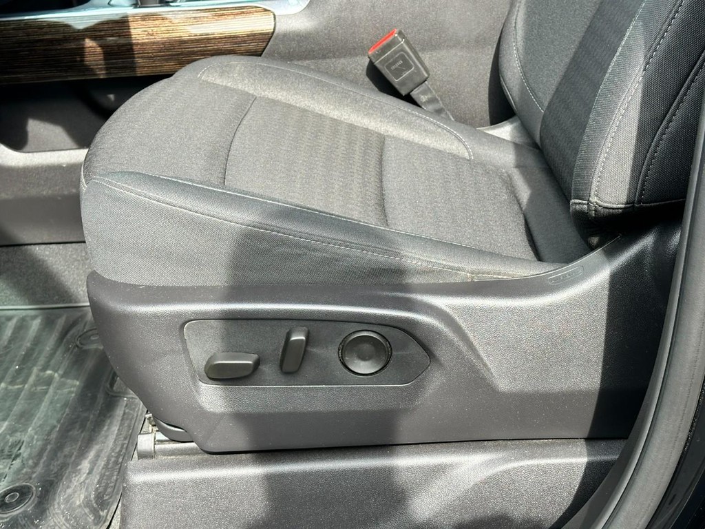 GMC Sierra 1500 Vehicle Full-screen Gallery Image 17