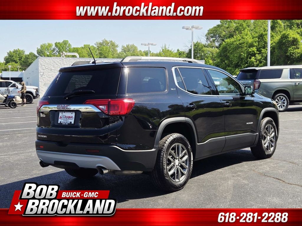 GMC Acadia Vehicle Full-screen Gallery Image 03