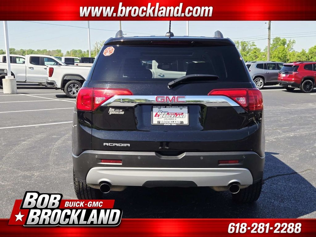 GMC Acadia Vehicle Full-screen Gallery Image 04