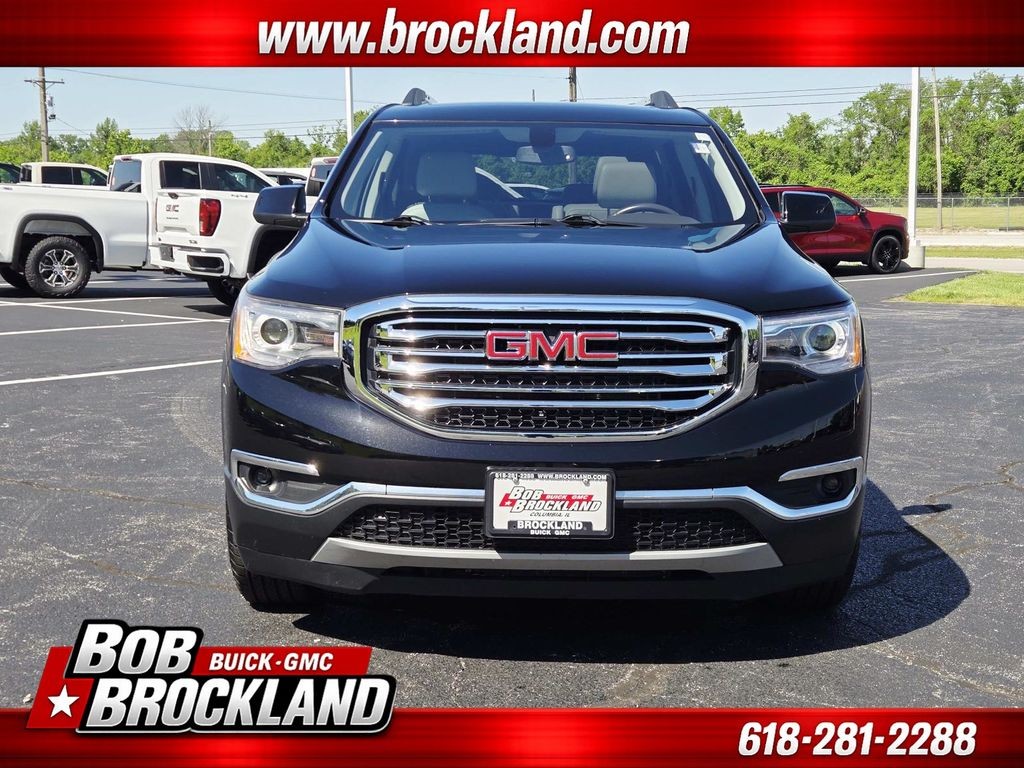 GMC Acadia Vehicle Full-screen Gallery Image 08