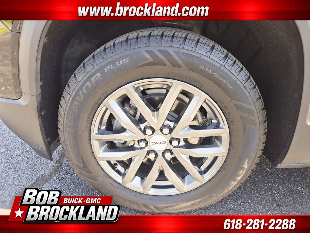 GMC Acadia Vehicle Full-screen Gallery Image 20