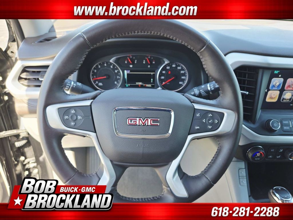 GMC Acadia Vehicle Full-screen Gallery Image 21