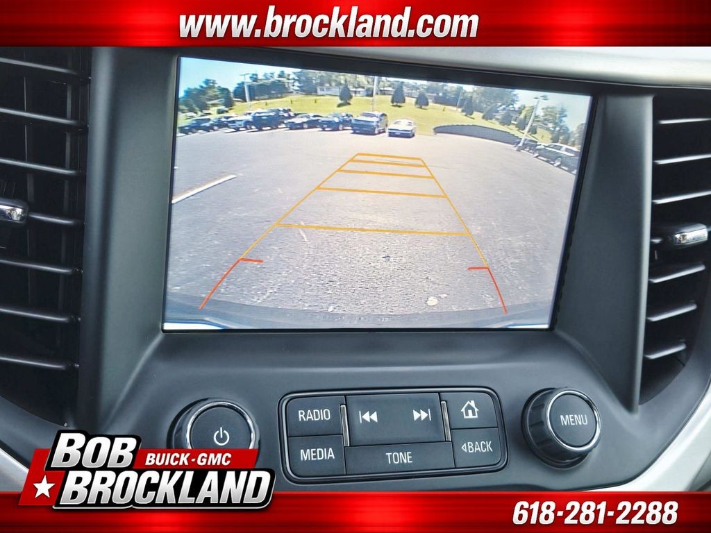 GMC Acadia Vehicle Full-screen Gallery Image 29