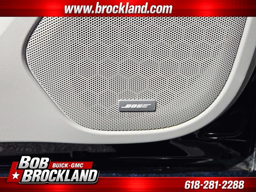 GMC Acadia Vehicle Full-screen Gallery Image 37