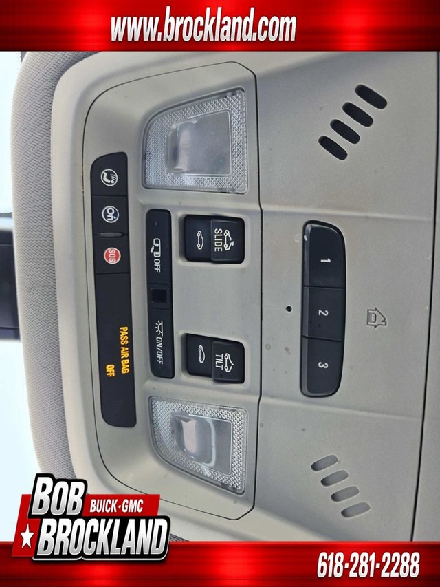 GMC Acadia Vehicle Full-screen Gallery Image 35