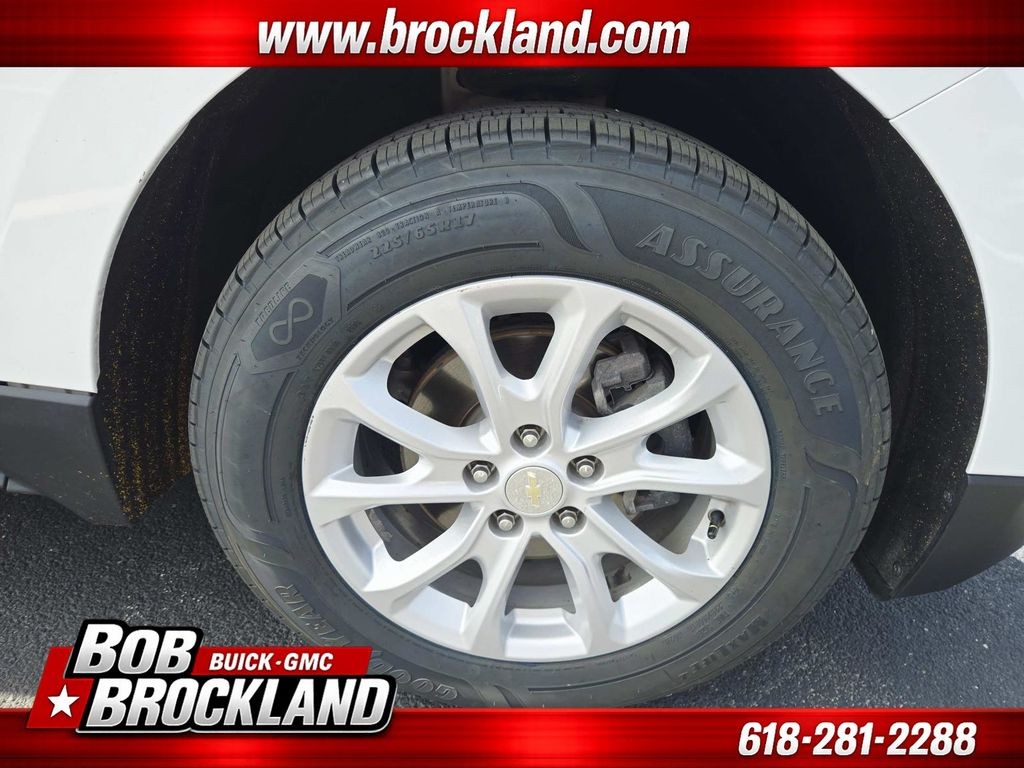 Chevrolet Equinox Vehicle Full-screen Gallery Image 16