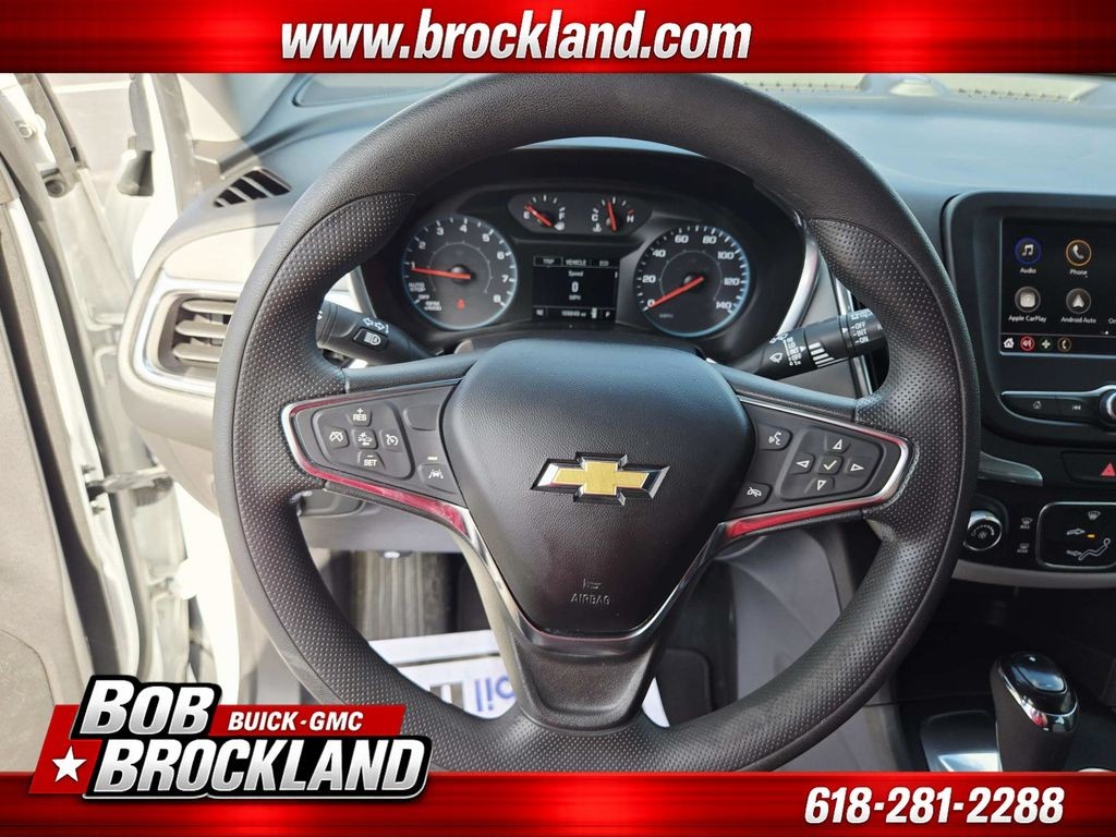 Chevrolet Equinox Vehicle Full-screen Gallery Image 18