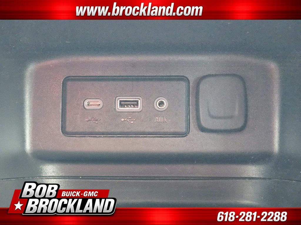 Chevrolet Equinox Vehicle Full-screen Gallery Image 28