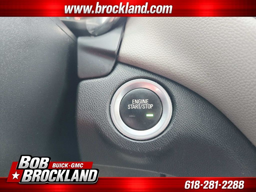 Chevrolet Equinox Vehicle Full-screen Gallery Image 30