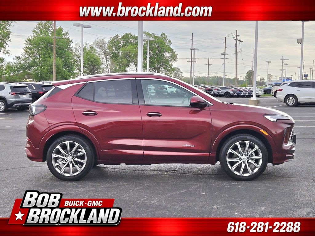 Buick Encore GX Vehicle Full-screen Gallery Image 02