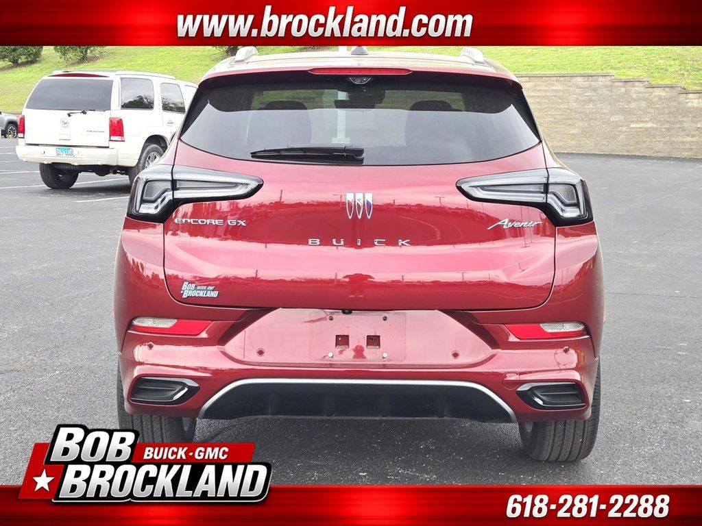 Buick Encore GX Vehicle Full-screen Gallery Image 04
