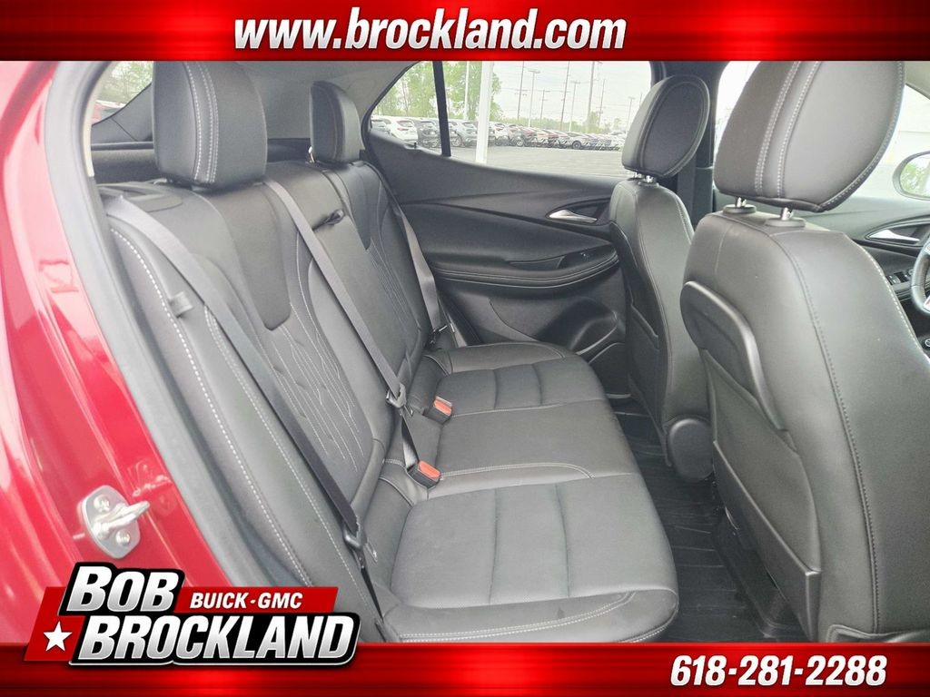 Buick Encore GX Vehicle Full-screen Gallery Image 14