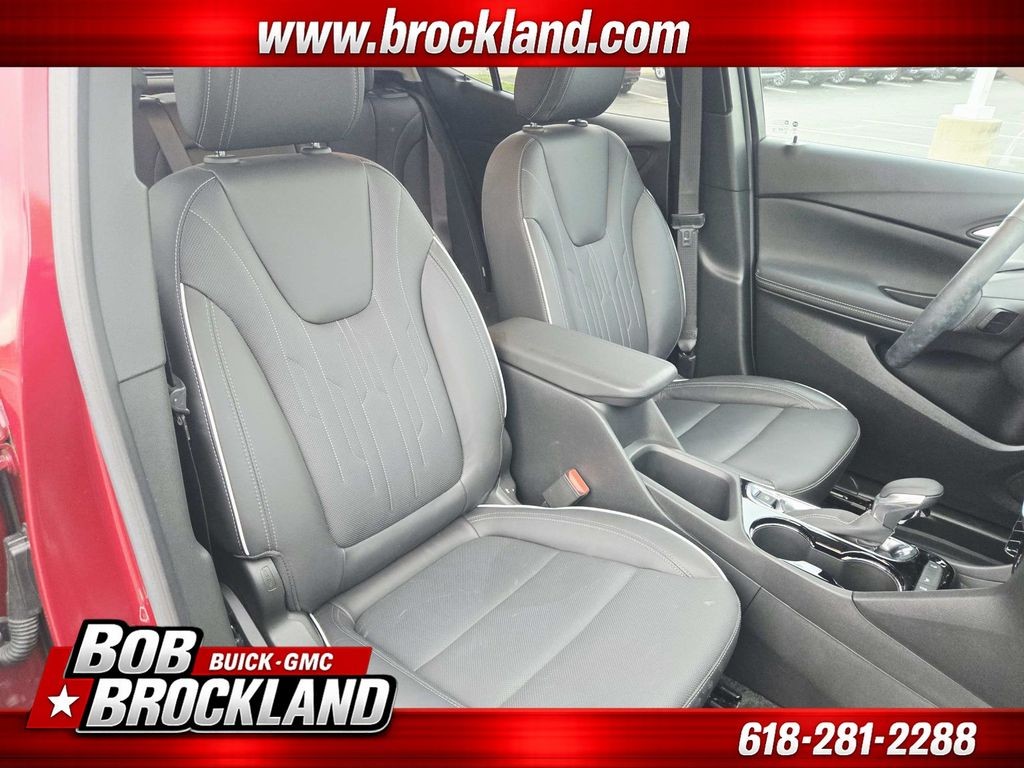 Buick Encore GX Vehicle Full-screen Gallery Image 15