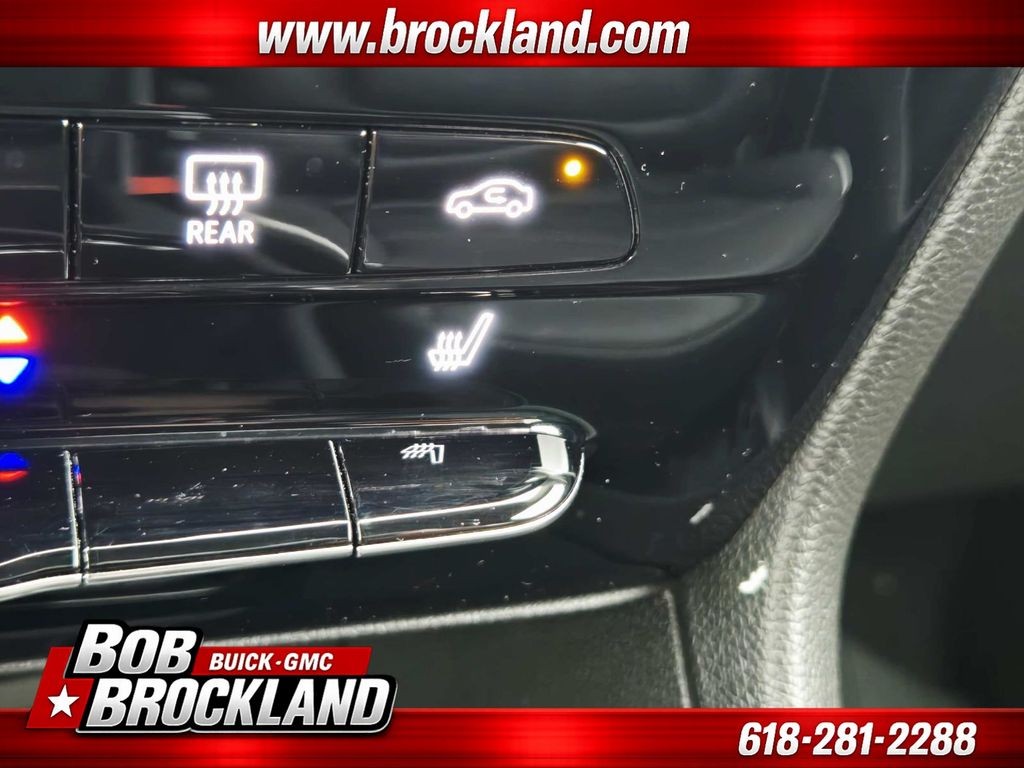 Buick Encore GX Vehicle Full-screen Gallery Image 26