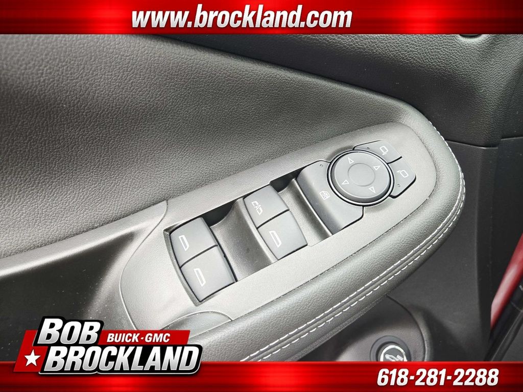 Buick Encore GX Vehicle Full-screen Gallery Image 32