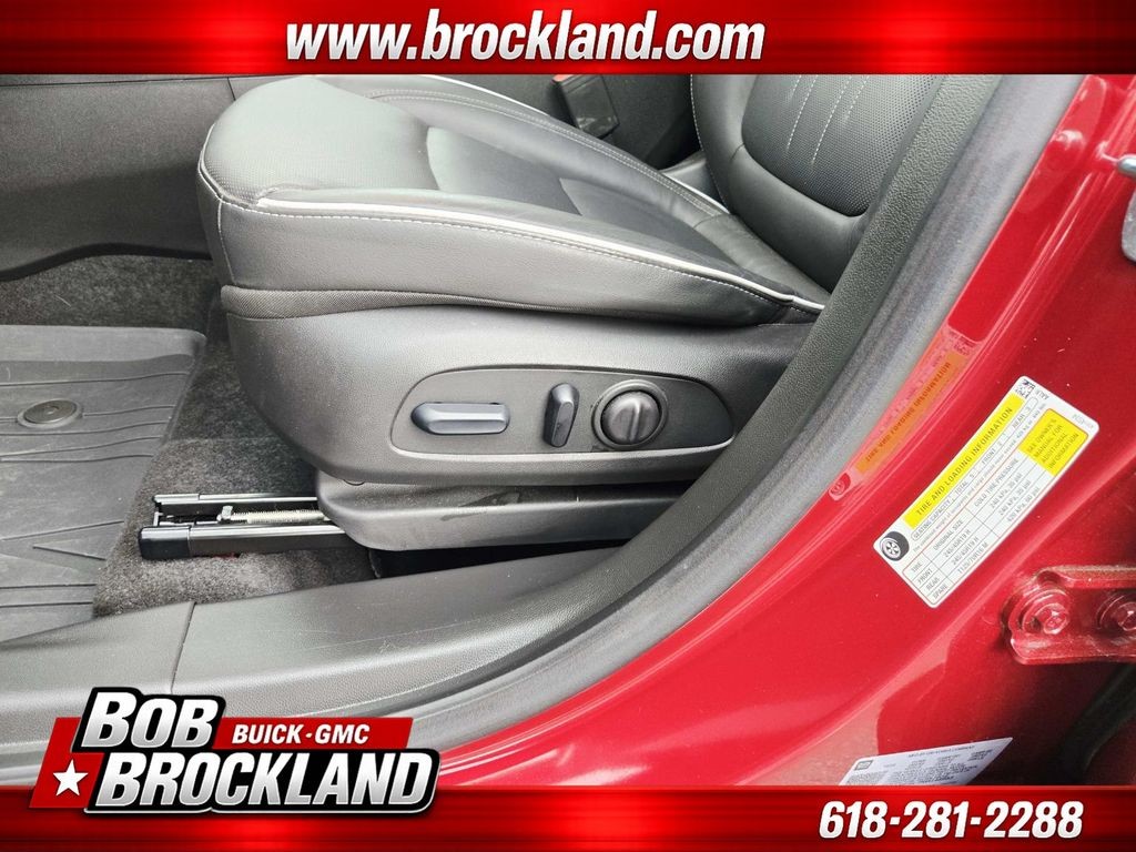 Buick Encore GX Vehicle Full-screen Gallery Image 35