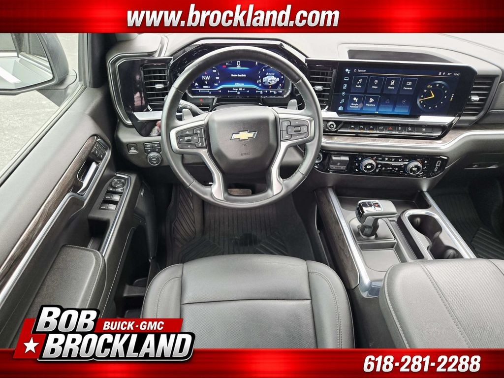 Chevrolet Silverado 1500 Vehicle Full-screen Gallery Image 10