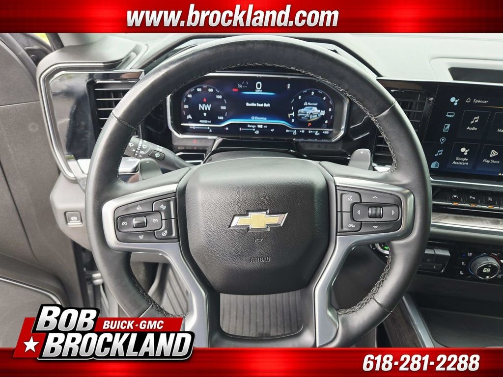 Chevrolet Silverado 1500 Vehicle Full-screen Gallery Image 21