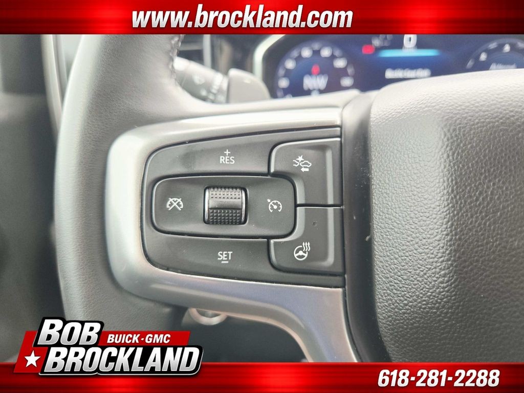 Chevrolet Silverado 1500 Vehicle Full-screen Gallery Image 22