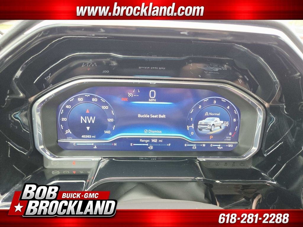 Chevrolet Silverado 1500 Vehicle Full-screen Gallery Image 24