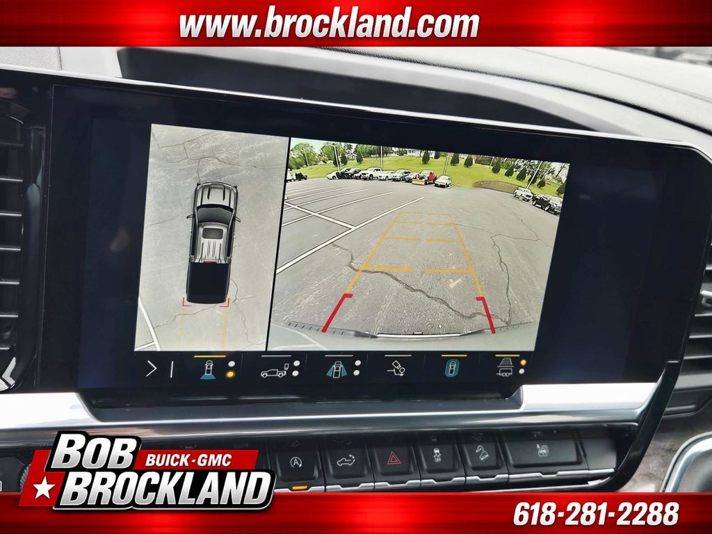 Chevrolet Silverado 1500 Vehicle Full-screen Gallery Image 30