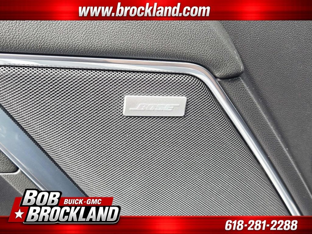 Chevrolet Silverado 1500 Vehicle Full-screen Gallery Image 40