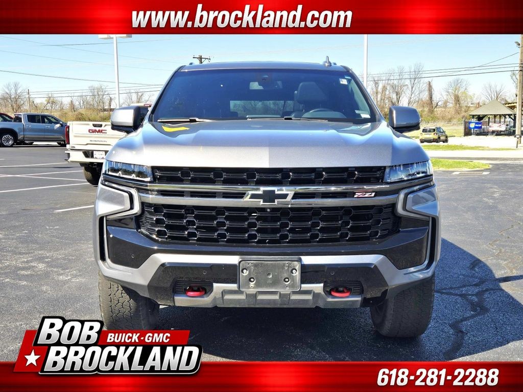 Chevrolet Suburban Vehicle Full-screen Gallery Image 08