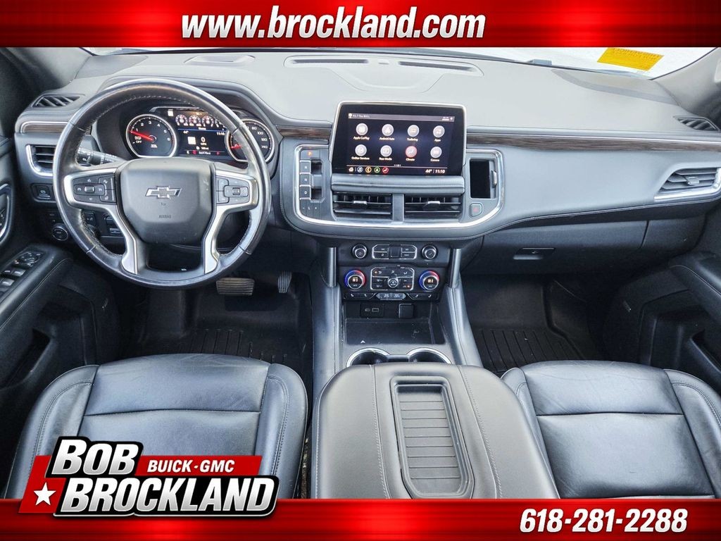 Chevrolet Suburban Vehicle Full-screen Gallery Image 10