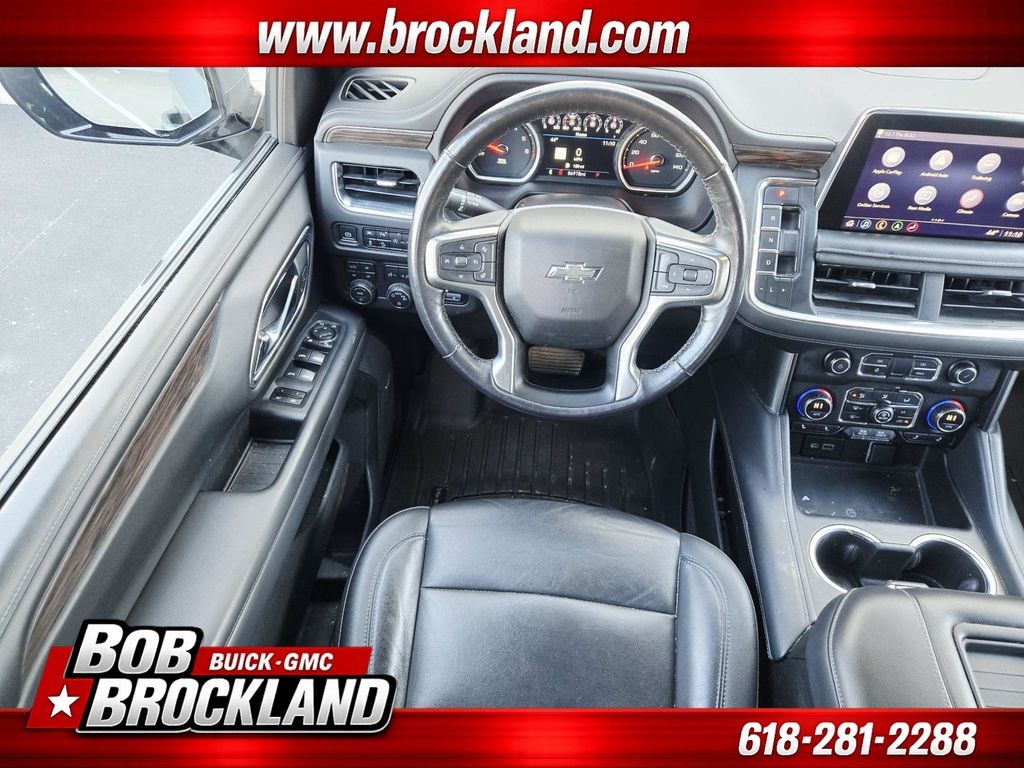Chevrolet Suburban Vehicle Full-screen Gallery Image 11