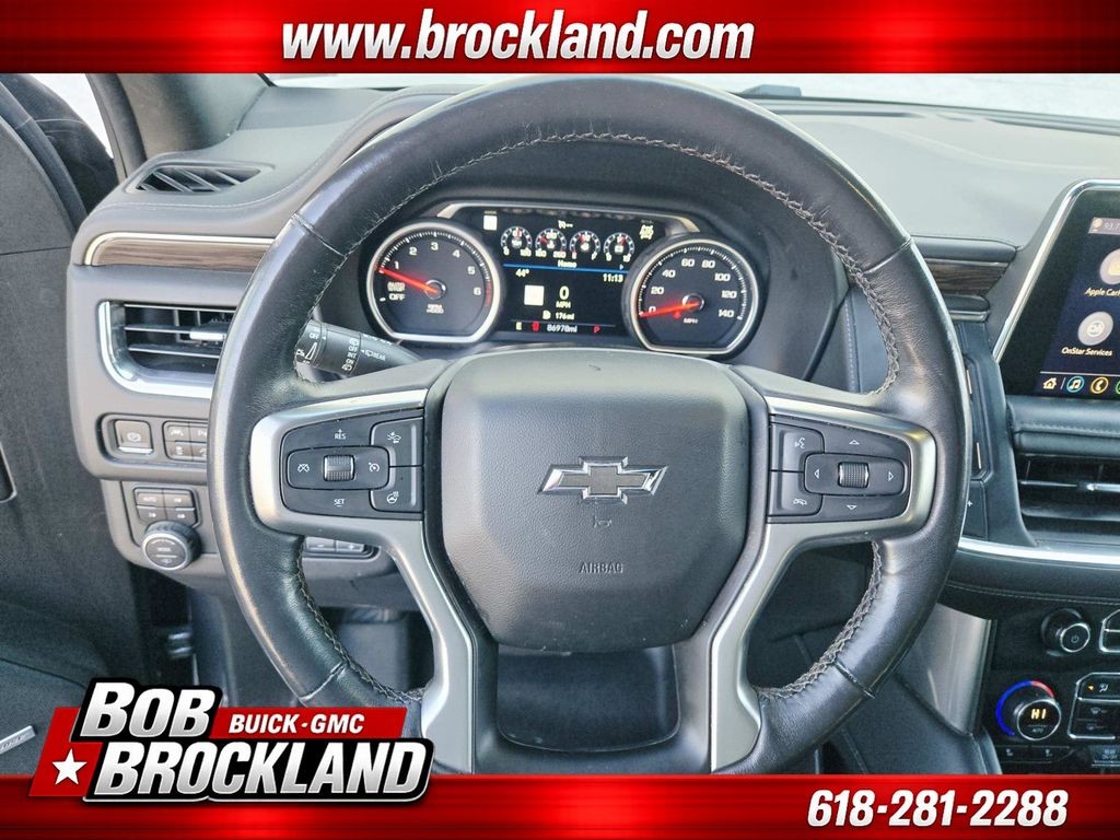 Chevrolet Suburban Vehicle Full-screen Gallery Image 22