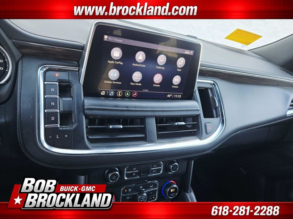 Chevrolet Suburban Vehicle Full-screen Gallery Image 28
