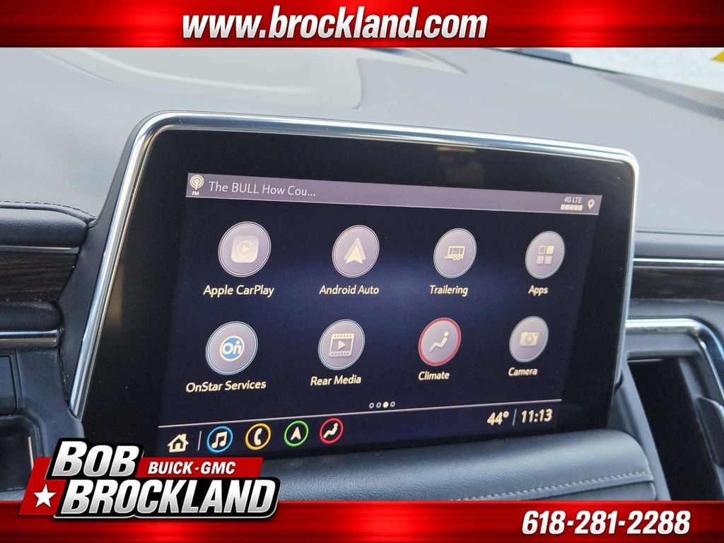 Chevrolet Suburban Vehicle Full-screen Gallery Image 29