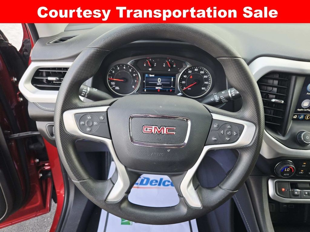 GMC Acadia Vehicle Full-screen Gallery Image 20