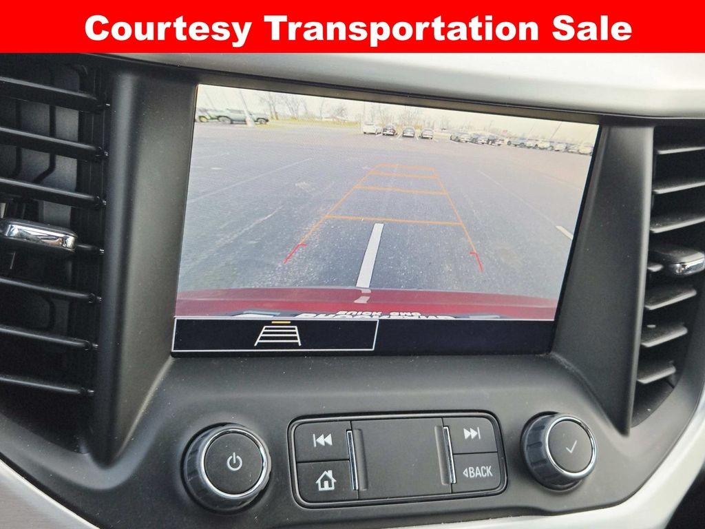 GMC Acadia Vehicle Full-screen Gallery Image 28